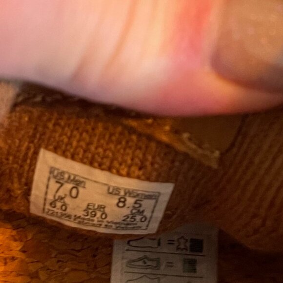 Vans Sneakers - 8.5 carmel brown - Picture 7 of 7